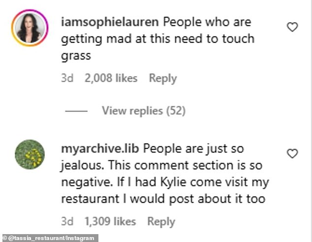 Jenner Post postao je tako viralni, neki su požurili na komentare kako bi branili obiteljski restoran s korisnikom Instagrama @iamsophielauren pisanje: 'Ljudi koji se ljute na ovu potrebu da dodiruju travu'