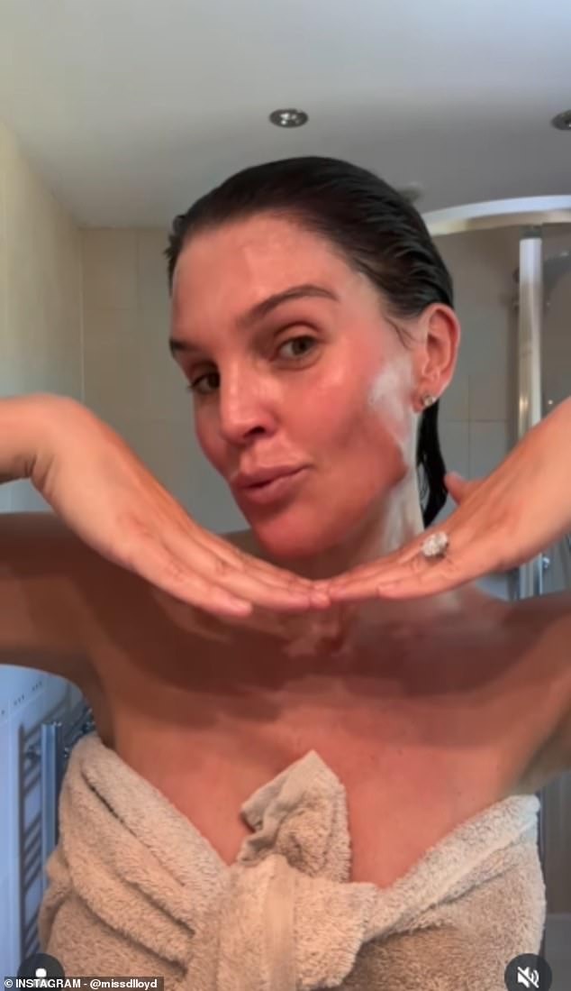 Pored slika, Danielle je rekla: 'Toliko poruka o mojoj koži i kako sam se riješila svoje pigmentacije, pa evo to je !!!'