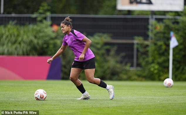 Carter igra za Gotham FC sa sjedištem u New Jerseyju, a do sada je započeo svaku utakmicu za Englesku