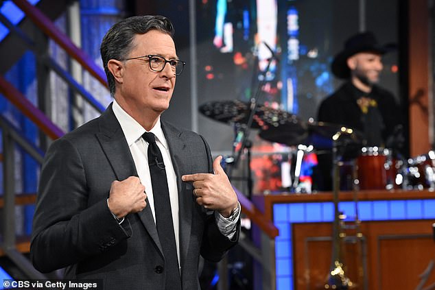 Colbert se u ponedjeljak vratio za svoj prvi puni program nakon prošlotjedne najave da je CBS otkazao svoju kasnu emisiju
