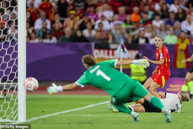 Bonmati je na blizu posta pobijedila Ann-Katrin Berger dok je Španjolska u dodatnom vremenu obrušila Njemačku 1-0