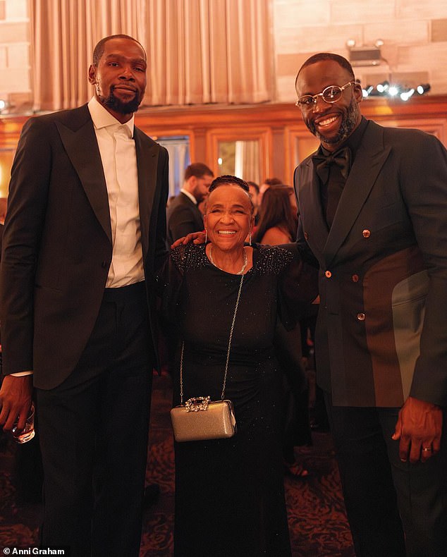 NBA zvijezde, uključujući Kevina Duranta (lijevo) i Draymond Green (desno), bile su na vjenčanju