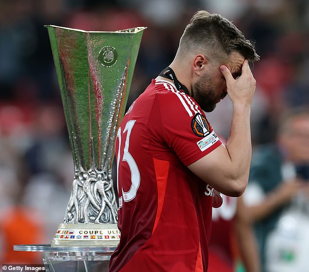 Priznao je da igrači Uniteda moraju propitivati njihovo mjesto nakon što su izgubili finale Europa lige