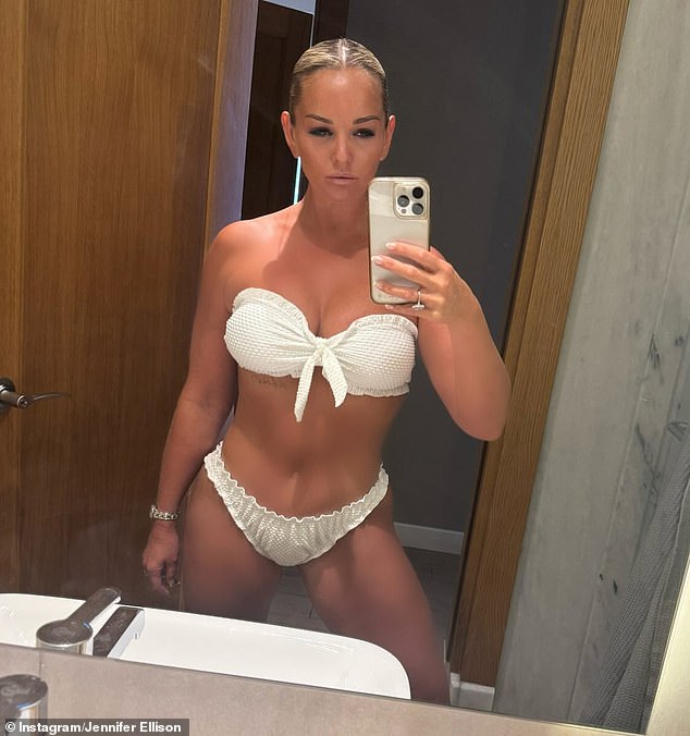 Nakon što je odstupila od TV rada, Jennifer je otvorila svoju plesnu školu, Jelli Studios