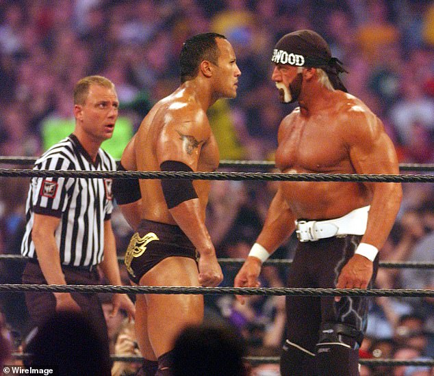 Dwayne Johnson je također odao emocionalnu počast WWE Legendi i njegovom starom suparniku Hulku Hoganu