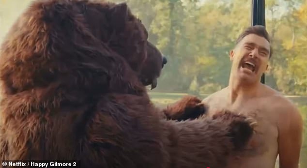 Taylorov post sadržavao je medeni emoji, spuštajući lukavu prizor na kraju filma u kojem je Travis omamljen začinom dok je polugol
