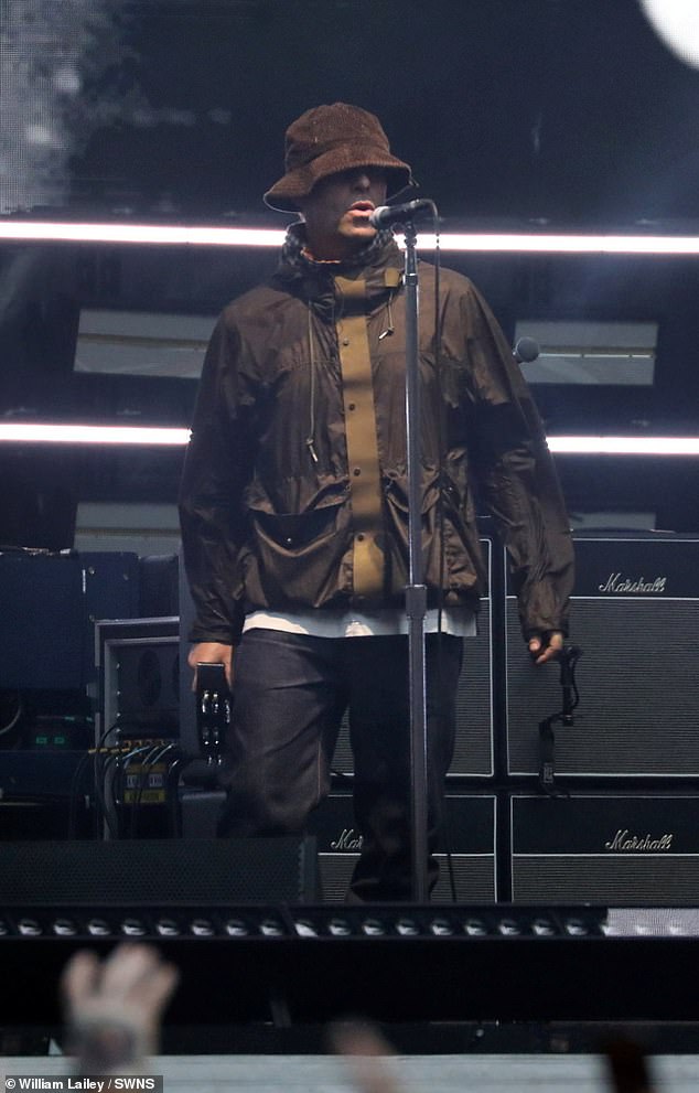 U videozapisima koji su podijeljeni na društvenim mrežama počasti, Liam je rekao: 'Liam je rekao:' Želim ovo posvetiti Ozzy Osbourne, Rock 'N' Roll Star '