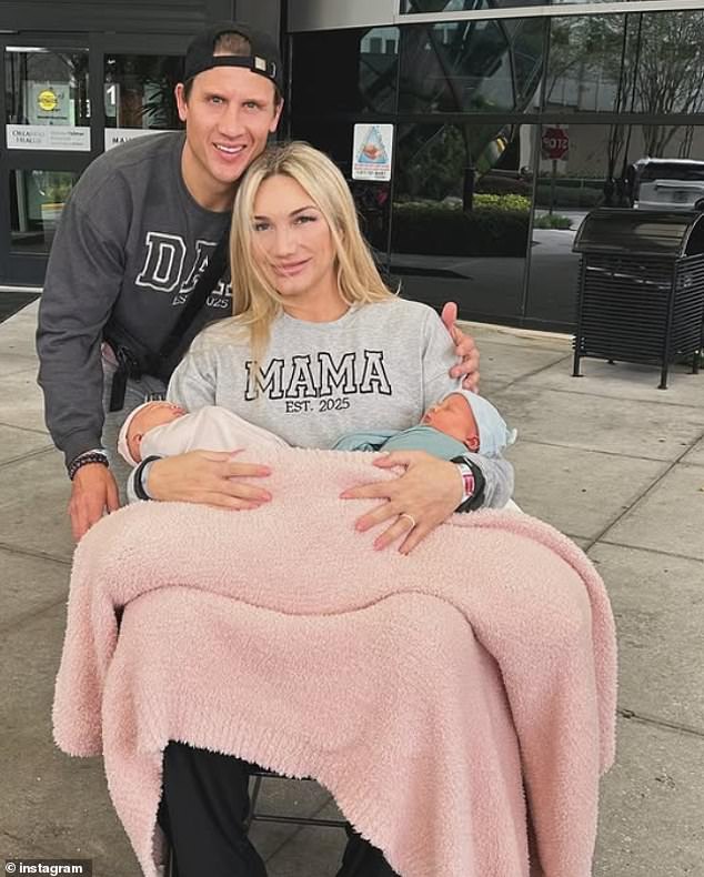 Olesky - koji je bivši igrač NHL -a - kasnije je prekinuo svoju tišinu o smrti svog svekrva komentirajući prijateljevu počast hrvaču i napisao: 