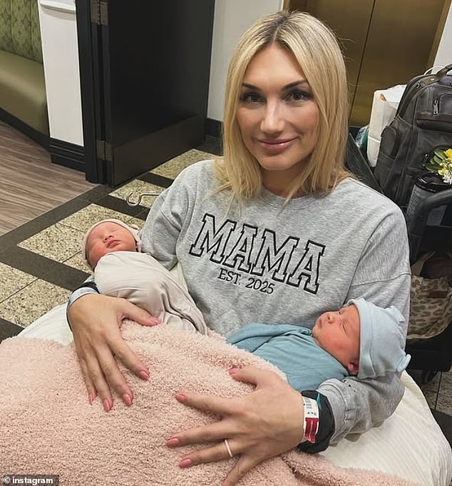 Ali nekoliko mjeseci prije njegove iznenadne smrti, Brooke je u siječnju rodila blizance - dječak i djevojčica - a nadimak njezine kćeri sladak počast Hoganu, rekao je izvor TMZ u članku objavljenom u petak u petak