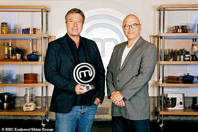 Gregg Wallace (desno) odstupio je s hit BBC Cooking Show -a nakon što su podnesene pritužbe o njegovom ponašanju. Njegov suorganizator John (lijevo) tada je bio tema navoda o korištenju rasističkog jezika, a također je otpušten iz emisije