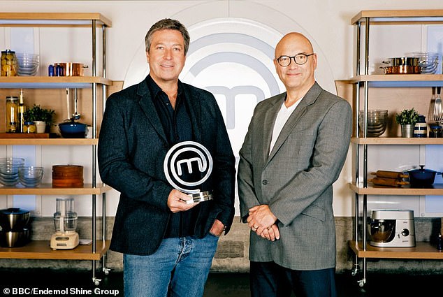 Gregg Wallace (desno) odstupio je s hit BBC Cooking Show -a nakon što su podnesene pritužbe o njegovom ponašanju. Njegov suorganizator John (lijevo) tada je bio tema navoda o korištenju rasističkog jezika, a također je otpušten iz emisije