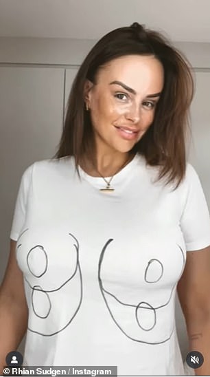 Rhian je rekao: 'Ne može biti sretniji! Pogledajte razliku 'dok je ocrtavala grudi nakon operacije