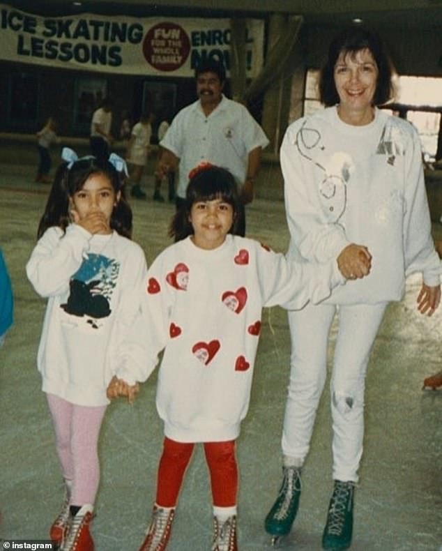 Kourtney je također na Instagram pričama izašla s kratkim snimkom MJ Iceskating sa sobom i njezinom sestrom Kim Kardashian