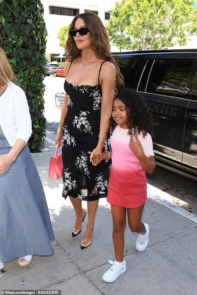 Khloe Kardashian stigla je sa svojom sedmogodišnjom kćeri True