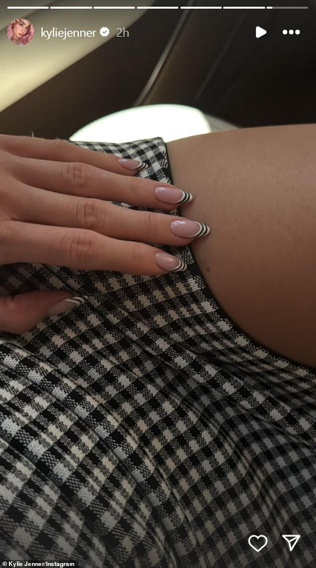 Kylie je podijelila fotografiju noktiju izbliza sa svojih 393 milijuna sljedbenika