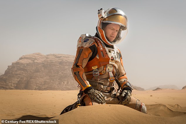 Andy nije poznat samo po projektu Penning Hail Mary, već i Martian - koji je adaptiran u film iz 2015. u kojem glumi Matt Damon (viđen gore)