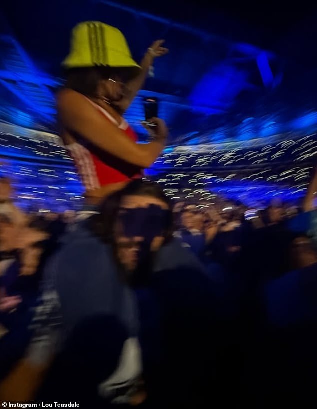 Izlet zaustavlja nagađanja da je njihova romansa bila na stijenama, nakon što je policija navodno pozvana na provali između para tijekom odmora u Grčkoj