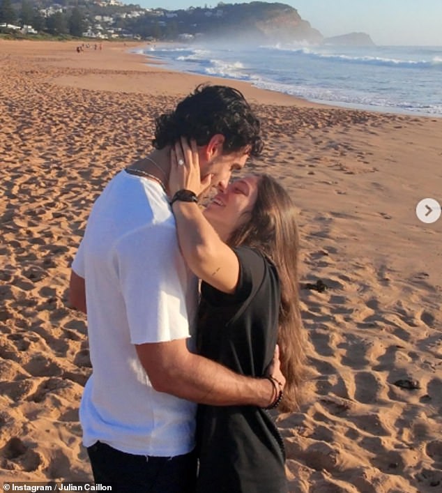 Povratak u prosincu, Julian je najavio zaruke svojoj djevojci Sofiji, objavivši slatki video njihovog prijedloga na plaži na Instagramu