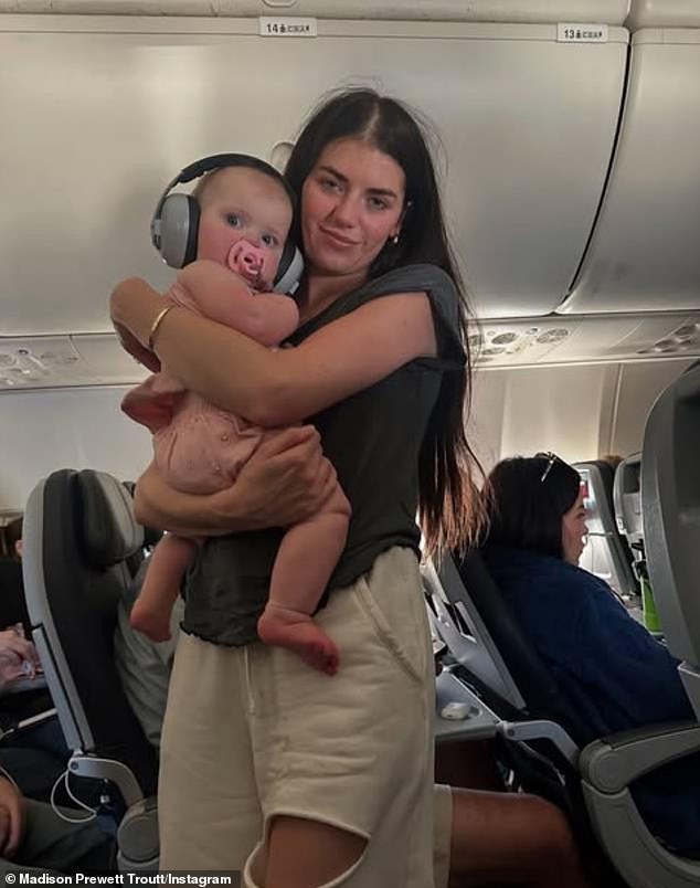 Madi će se na vrlo ljubazan način probiti malo Hosanne, 'objašnjavajući:'"Mama vas ne želi disciplinirati. Mama ne uživa da vas mora pljuvati, ali postoje posljedice za neposlušnost. Postoje posljedice za naš grijeh"'(na slici nedjelje)