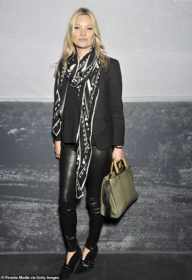 Nakon što je smanjila visine modnog svijeta, Kate Moss priznaje da voli igrati 'modnu policiju' kad naiđe na slabo odjevene ljude