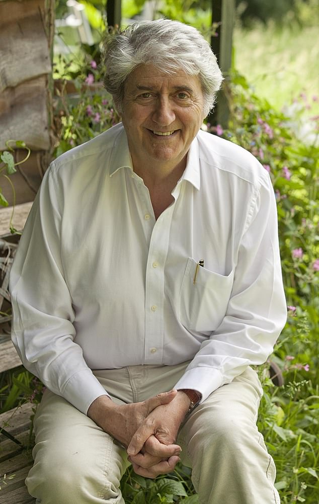 Glumac Tom Conti najnoviji je kritičar koji je pogodio ultra niske emisije londonskog gradonačelnika Sadiq Khana nakon što je prekršio shemu