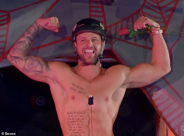 Scott McCrystal nije stranac reality TV -u, glumio je u brojnim Aussie programima, uključujući otok Million Dollar Island