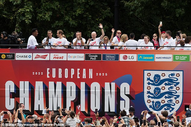 Lionsesova euro 2025. povorka pobjede u blizini Buckinghamske palače bila je radost vidjeti