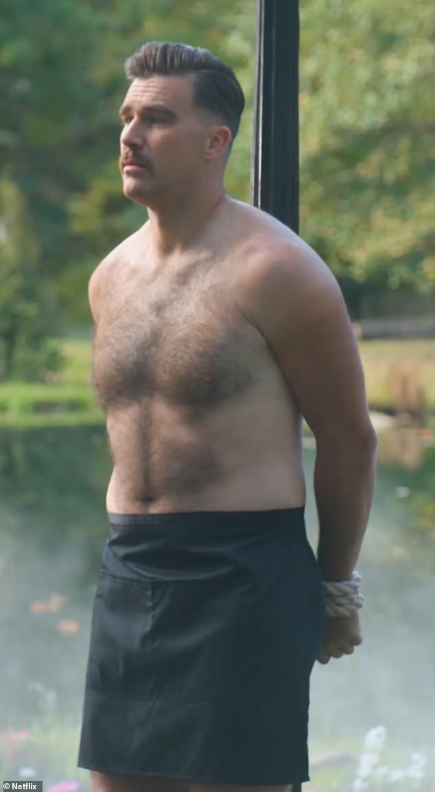 Nakon što je Netflix objavio snimke iza scene iz filma Adam Sandler, obožavatelji su ušli u Overdrive nagađajući da je pop kraljica potajno odgovarala kao medvjed u fantastičnom slijedu dečka Travis