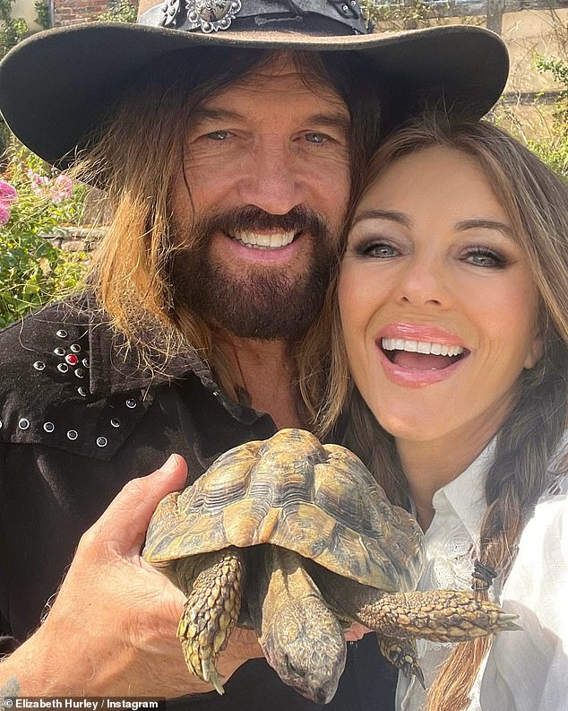 To dolazi nakon što je Elizabeth i dečko Billy Ray Cyrus izložila voljeni zaslon dok je američka pjevačica u srijedu nastavila uživati