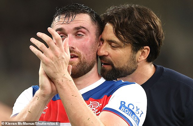 Russell Martin čestita Johnu Souttaru na dobro obavljenom u Ateni u srijedu