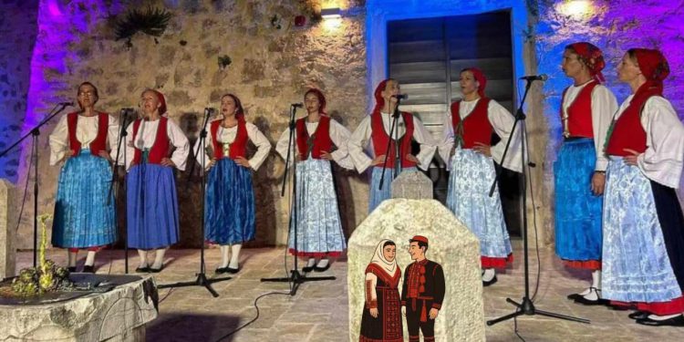 17. Etno festival u Benkovcu: Večer tradicije, glazbe i zajedništva pod zvijezdama Kaštela Benkovića