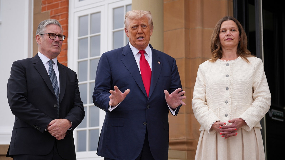 Trump se sastaje sa Starmerom i njegovom suprugom u Škotskoj