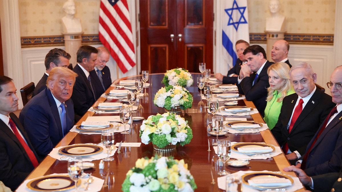 Predsjednik Donald Trump i izraelski premijer Benjamin Netanyahu večeraju zajedno u Washingtonu, DC