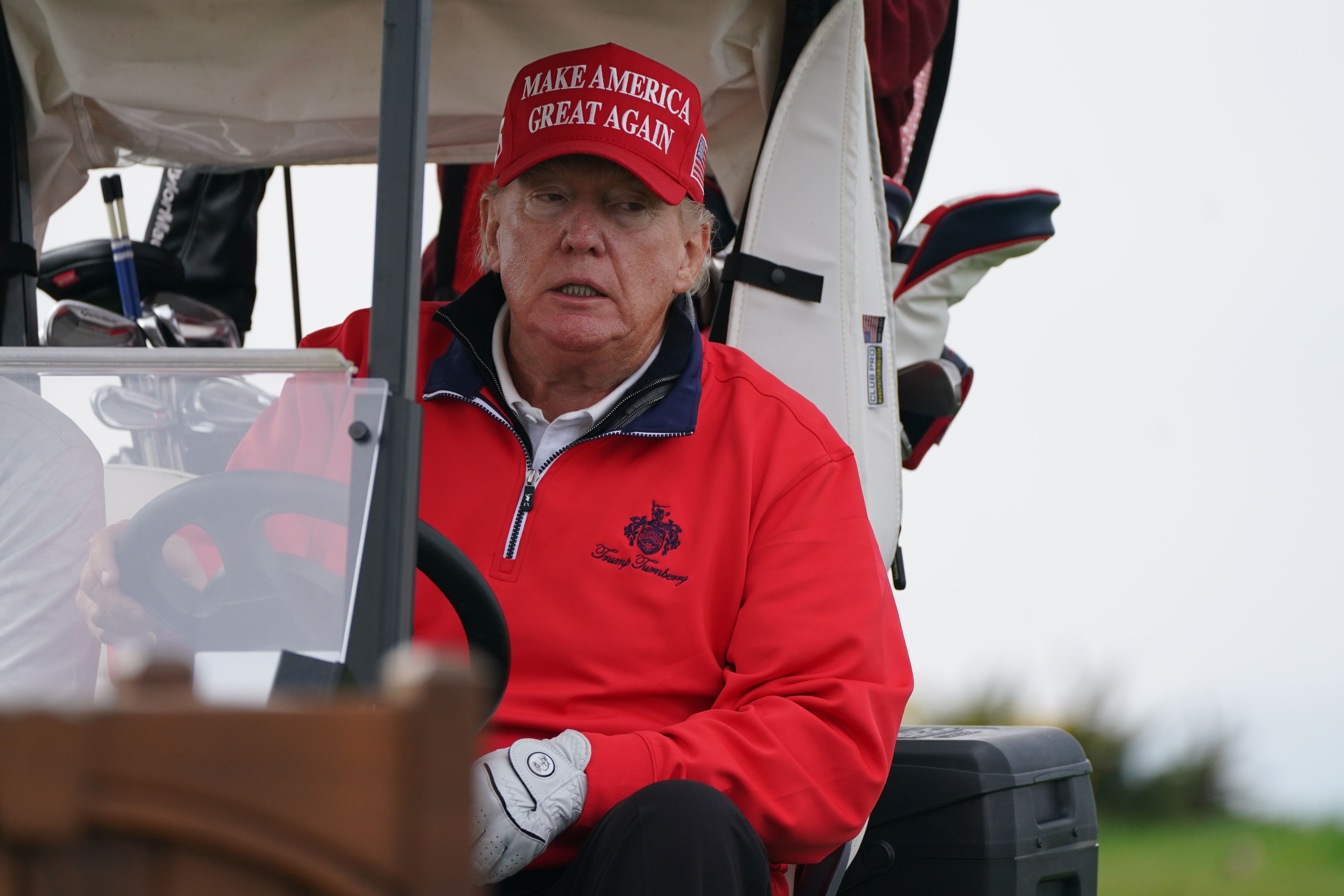 Sky News rekao je da će gospodin Trump posjetiti svoje golf terene Turnberry i Aberdeenshire
