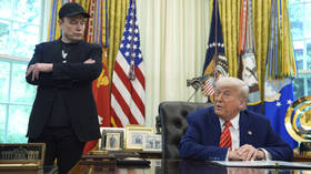 Trump naziva Musk 'olupinom vlaka'