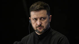 Zelensky postaje autoritarniji - FT