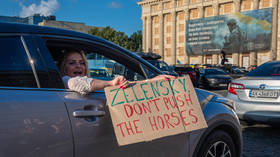 Zelensky backpedals na borbu protiv korupcije