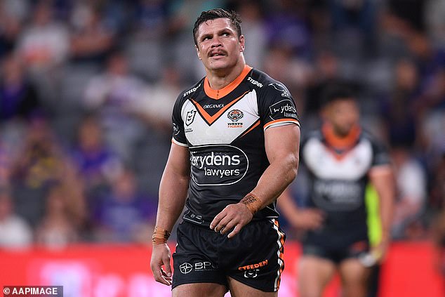 Roberts (na slici igranja za Wests Tigers 2022.) imao je sve optužbe protiv njega u ponedjeljak ujutro policija NSW -a