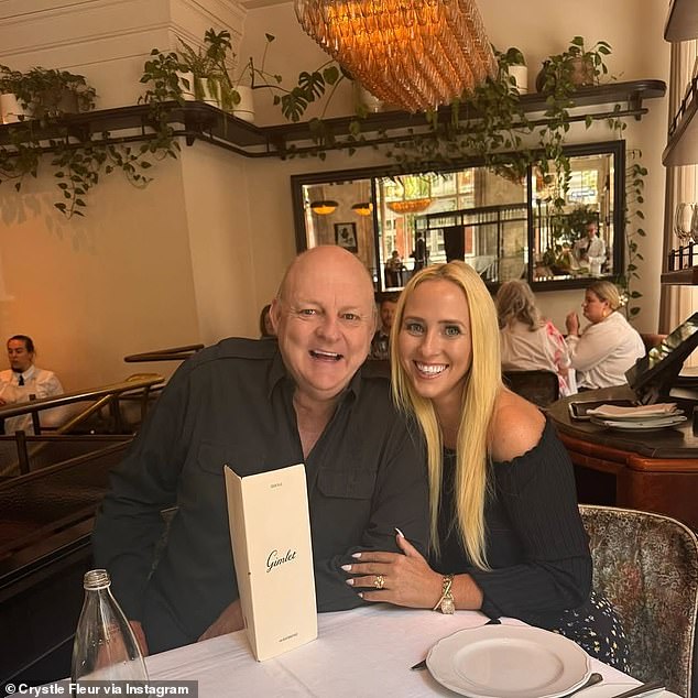 Brownless (lijevo) najavio je da se druži s majkom trojice Fleur u listopadu 2024