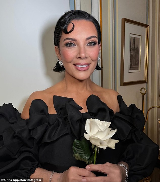 Na slici: Kris Jenner izgleda blistavo
