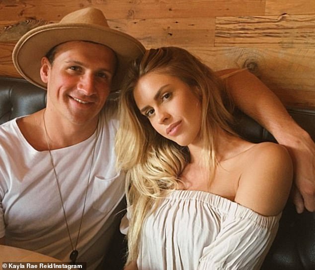 Lochte je počeo izlaziti s Playboyem playmateom Kayla Rae Reid, a sada je uskoro njegova bivša supruga, na vrhuncu svoje olimpijske karijere 2016. godine