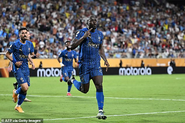 Kalidou Koulibaly također je pronašao mrežu u dodatnom vremenu, ostavljajući City na rubu