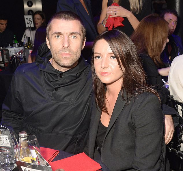 Pjevačica Oasis ukinula je imovinu Mock Tudor s zaručnikom Debbie Gwyther 2020. godine nakon što se u Highgateu preselila iz svog bivšeg doma, terasa od 2,1 milijuna funti, u iznosu od 2,1 milijuna funti