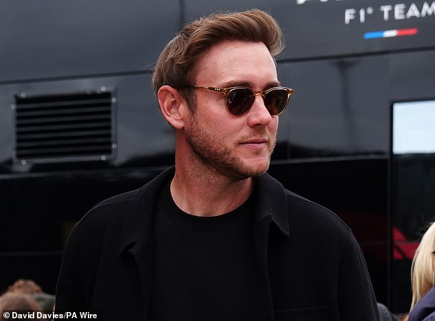 Stuart Broad je nebo odveo u Silverstone, pa je propustio drugi dan