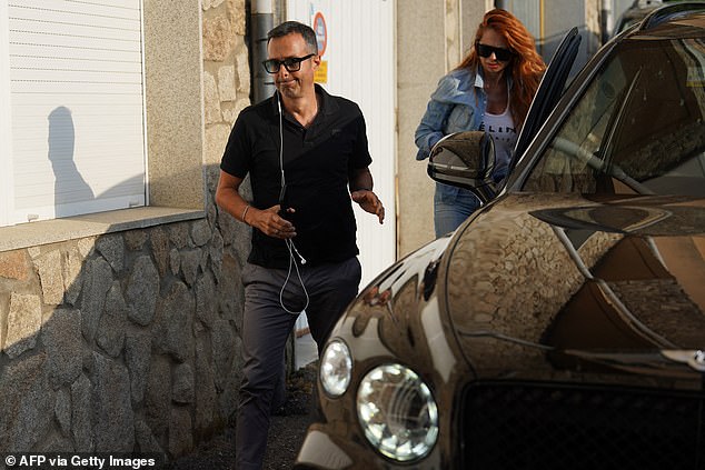 Jota's agent Jorge Mendes was emotional when he arrived at the funeral home