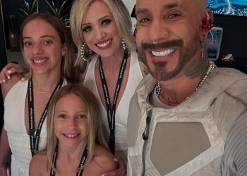 AJ McLean Backstreet Boys ponovno se ujedinjuje s otuđenom suprugom Rochelle kako bi proslavio otvaranje boravka u Las Vegasu