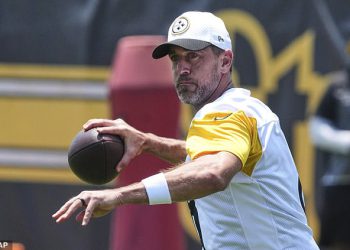 Aaron Rodgers bio je “izoliran i odbačen” tijekom napetih radnih razgovora, bivši sindikalni šef piše u zastrašujućem memoaru