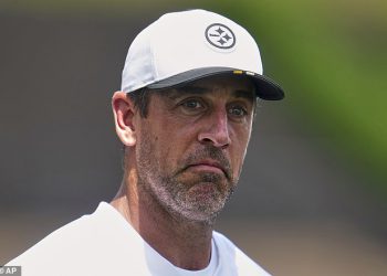 Aaron Rodgers razbija svoju tišinu nakon što je legenda NFL -a Terry Bradshaw brutalno rugao QB -u usred ‘šale’ Steelers Move