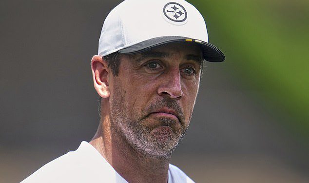 Aaron Rodgers razbija svoju tišinu nakon što je legenda NFL -a Terry Bradshaw brutalno rugao QB -u usred ‘šale’ Steelers Move