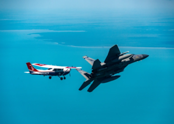 Američki borbeni mlaz presreće sumnjiv avion nad Trumpovim golf klubom – RT World News